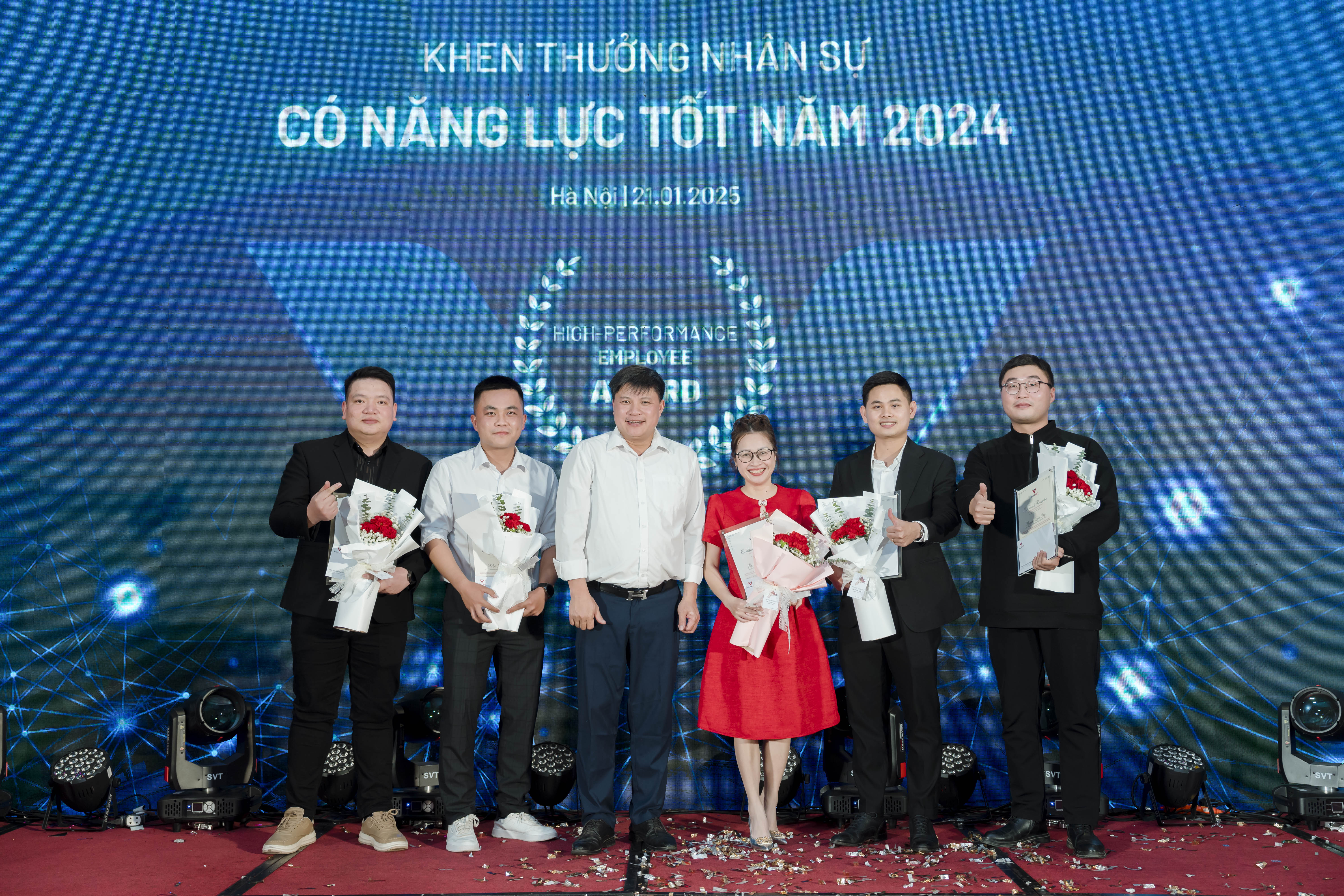 Vilai Việt trao giải vinh danh các Nhân sự có Năng lực tốt 2024